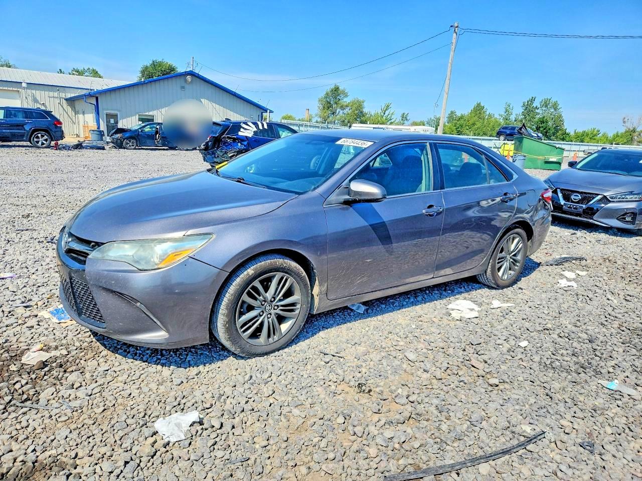 2017 TOYOTA CAMRY LE/SE/XLE/XSE — Front 3/4