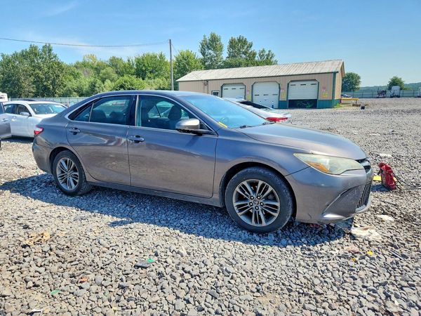2017 TOYOTA CAMRY LE/SE/XLE/XSE — Passenger 3/4