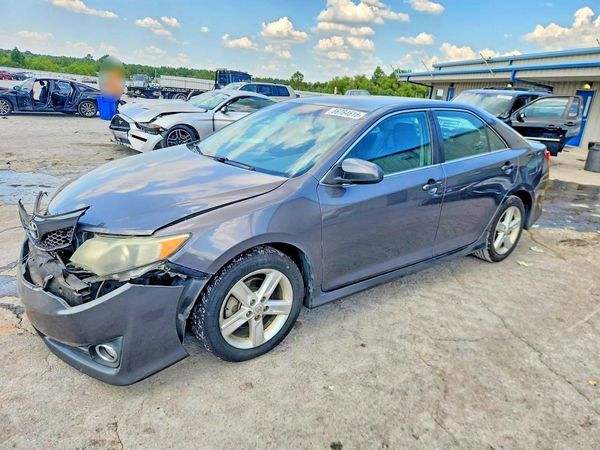 2013 TOYOTA CAMRY — Front 3/4