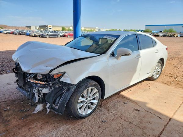 2014 LEXUS ES300 300h — Front 3/4