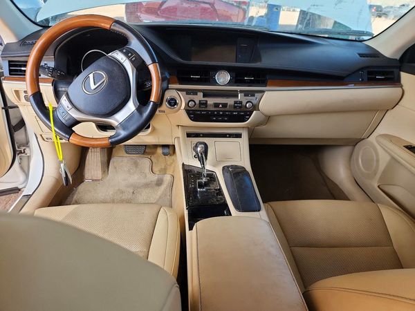 2014 LEXUS ES300 300h — CKPT