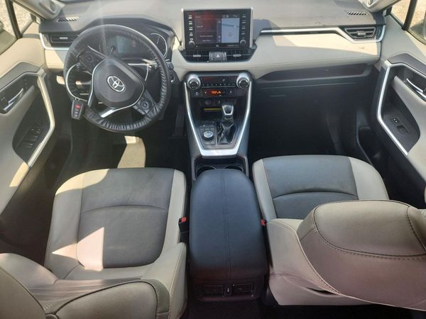 2019 TOYOTA RAV4