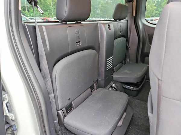 2022 NISSAN FRONTIER