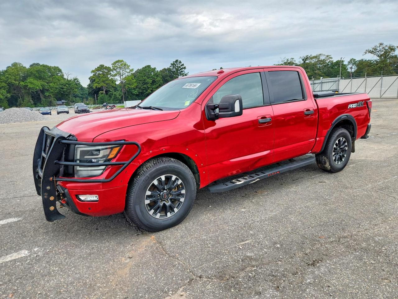 2021 NISSAN TITAN Crew Cab — Front 3/4