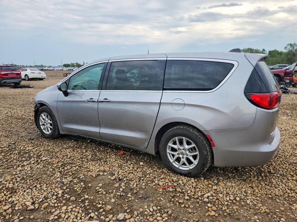 2021 CHRYSLER VOYAGER