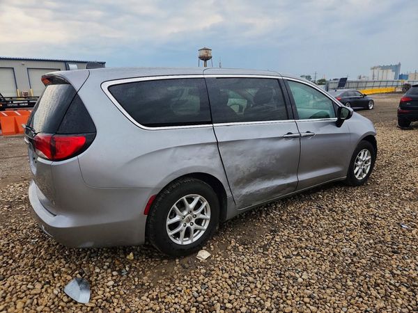 2021 CHRYSLER VOYAGER