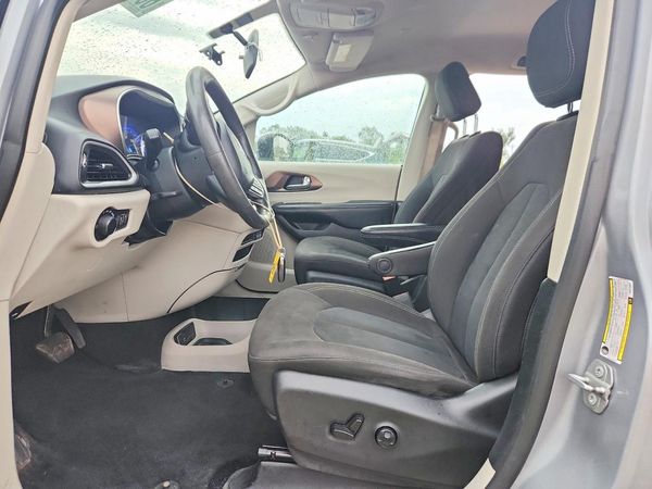 2021 CHRYSLER VOYAGER