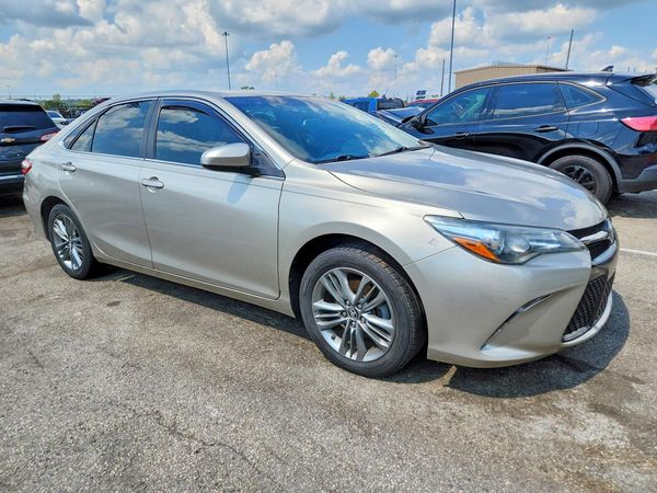 2016 TOYOTA CAMRY — Passenger 3/4