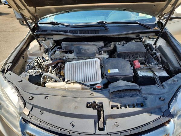 2016 TOYOTA CAMRY — Engine bay