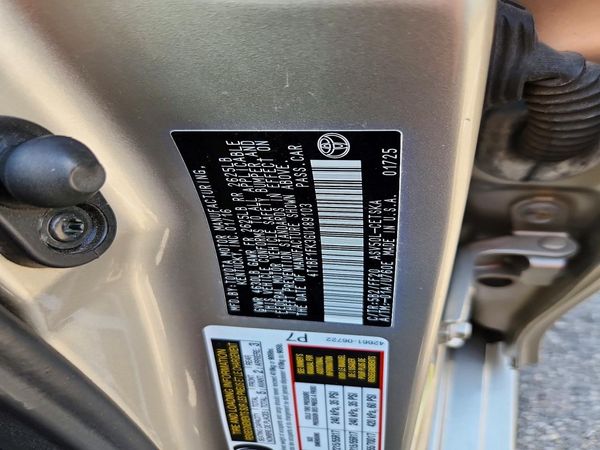 2016 TOYOTA CAMRY — VINS