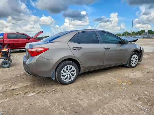 2017 TOYOTA COROLLA