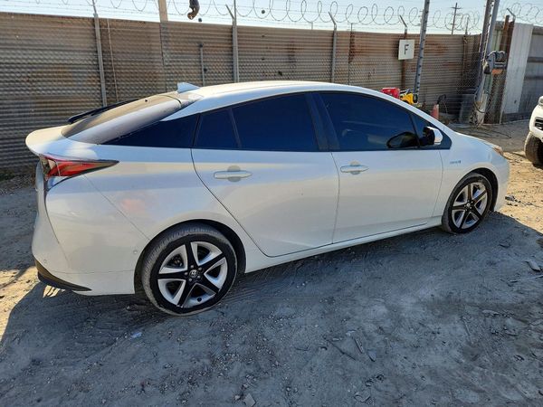 2018 TOYOTA PRIUS