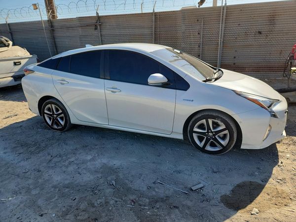 2018 TOYOTA PRIUS