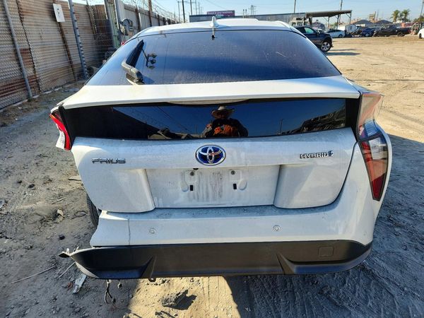2018 TOYOTA PRIUS