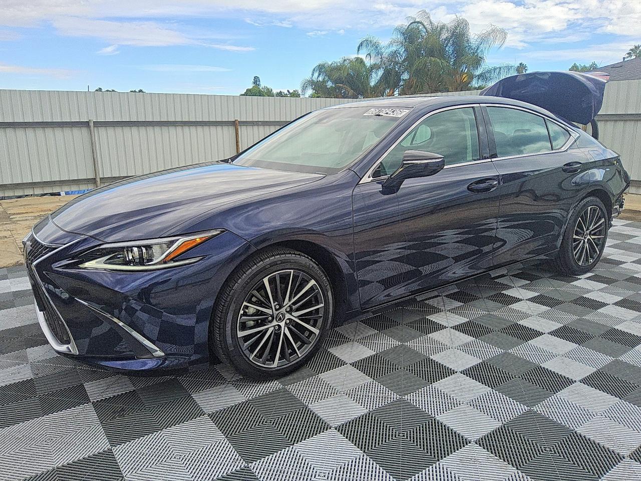 2024 LEXUS ES 350 350 Premium — Front 3/4
