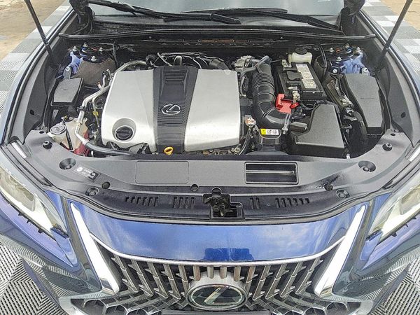 2024 LEXUS ES 350 350 Premium — Engine bay