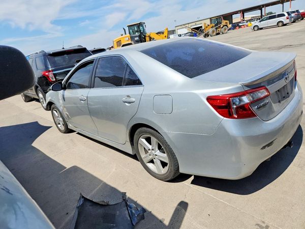 2014 TOYOTA CAMRY