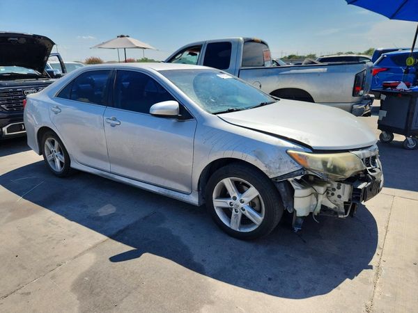 2014 TOYOTA CAMRY