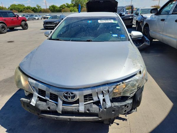 2014 TOYOTA CAMRY