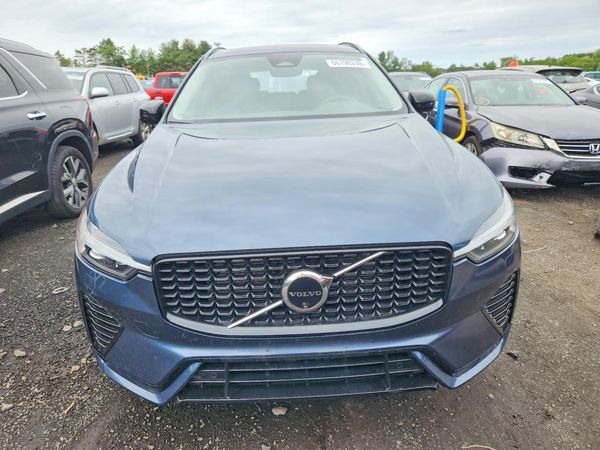 2025 VOLVO XC60 Plus Dark