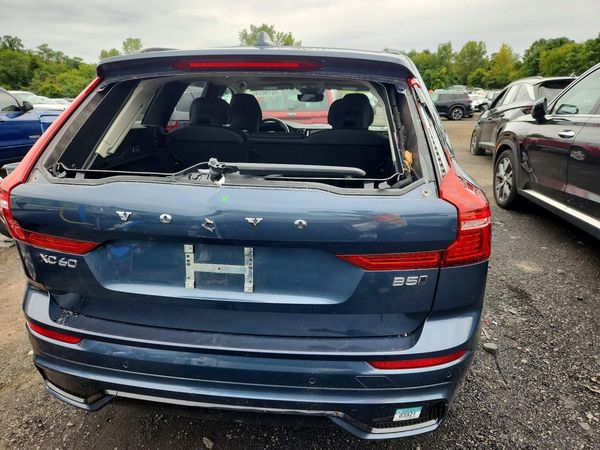 2025 VOLVO XC60 Plus Dark