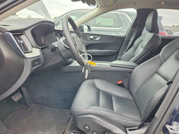 2025 VOLVO XC60 Plus Dark
