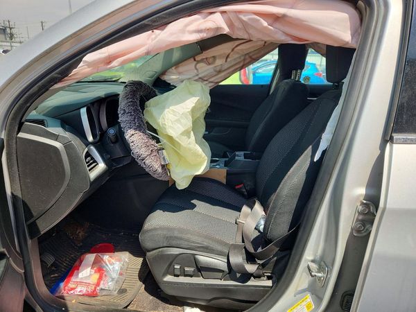 2016 CHEVROLET EQUINOX LS — DENT