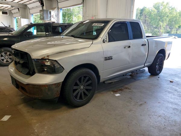 2017 RAM 1500 SLT