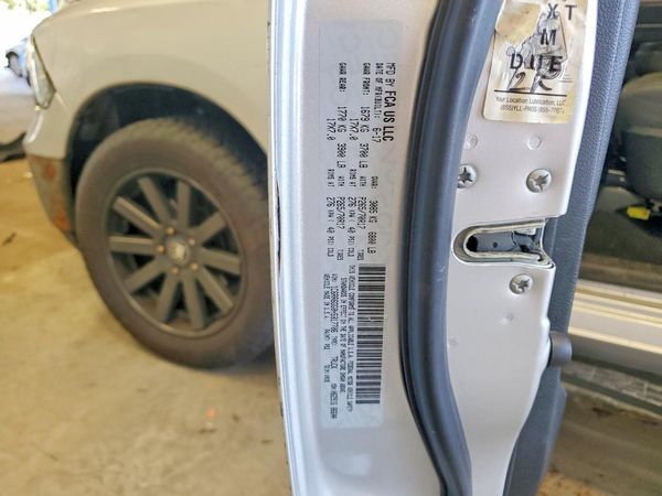 2017 RAM 1500 SLT