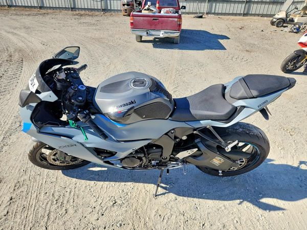 2025 KAWASAKI ZX636