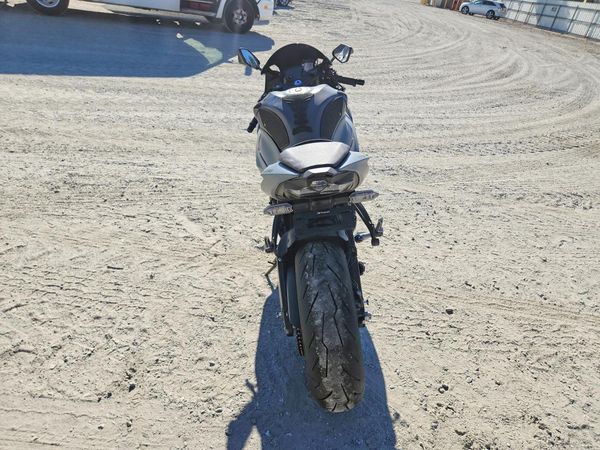 2025 KAWASAKI ZX636