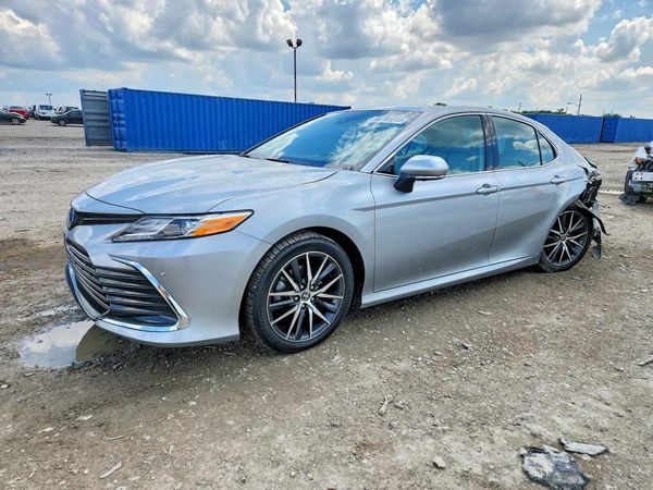 2023 TOYOTA CAMRY