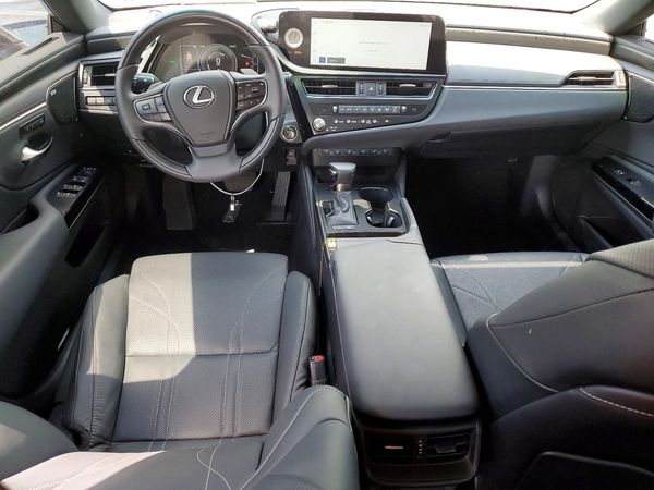 2025 LEXUS ES 300H
