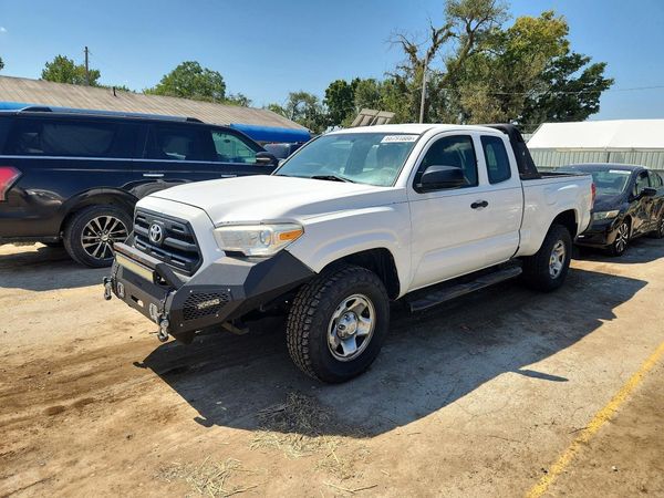 2016 TOYOTA TACOMA
