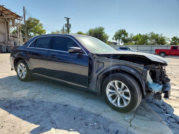 2015 CHRYSLER 300