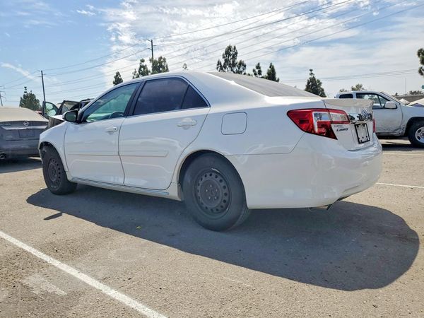 2014 TOYOTA CAMRY