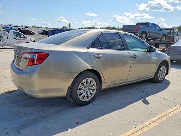 2014 TOYOTA CAMRY
