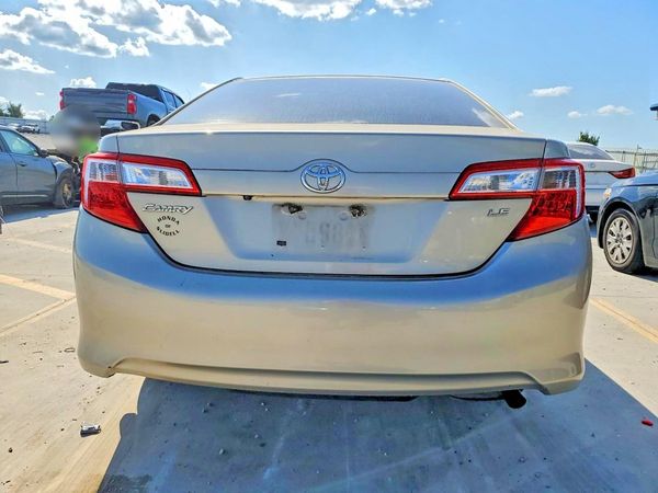 2014 TOYOTA CAMRY