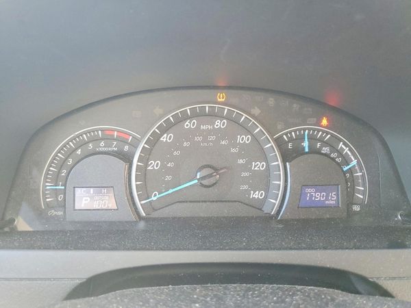 2014 TOYOTA CAMRY