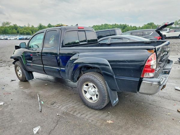 2015 TOYOTA TACOMA Delux Grade
