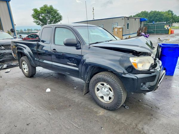 2015 TOYOTA TACOMA Delux Grade