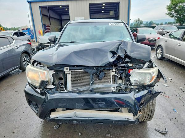 2015 TOYOTA TACOMA Delux Grade