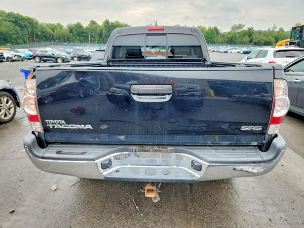 2015 TOYOTA TACOMA Delux Grade