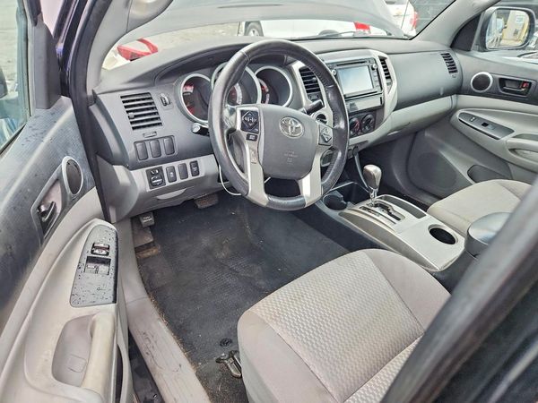 2015 TOYOTA TACOMA Delux Grade