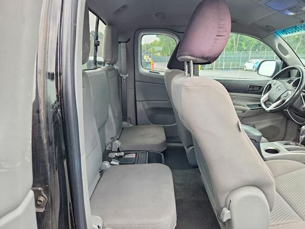 2015 TOYOTA TACOMA Delux Grade