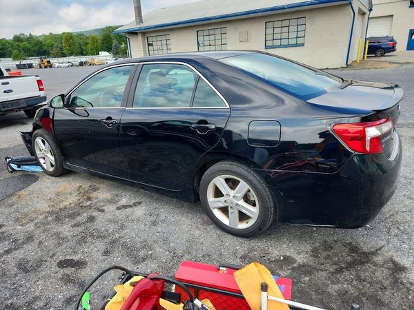 2014 TOYOTA CAMRY