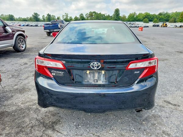 2014 TOYOTA CAMRY