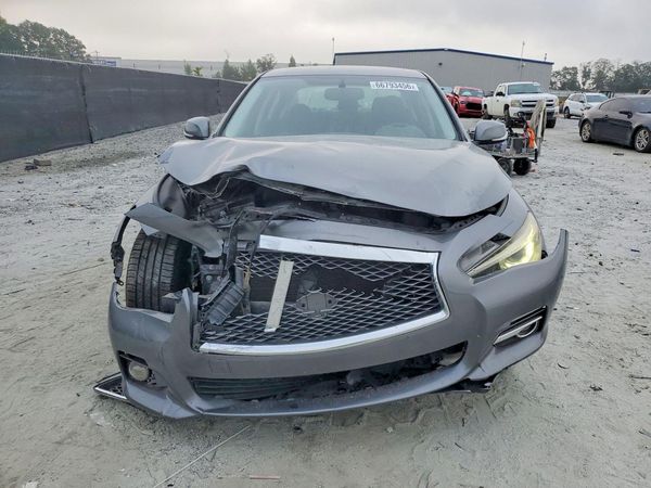 2015 INFINITI Q50