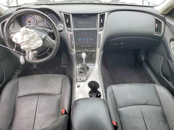 2015 INFINITI Q50