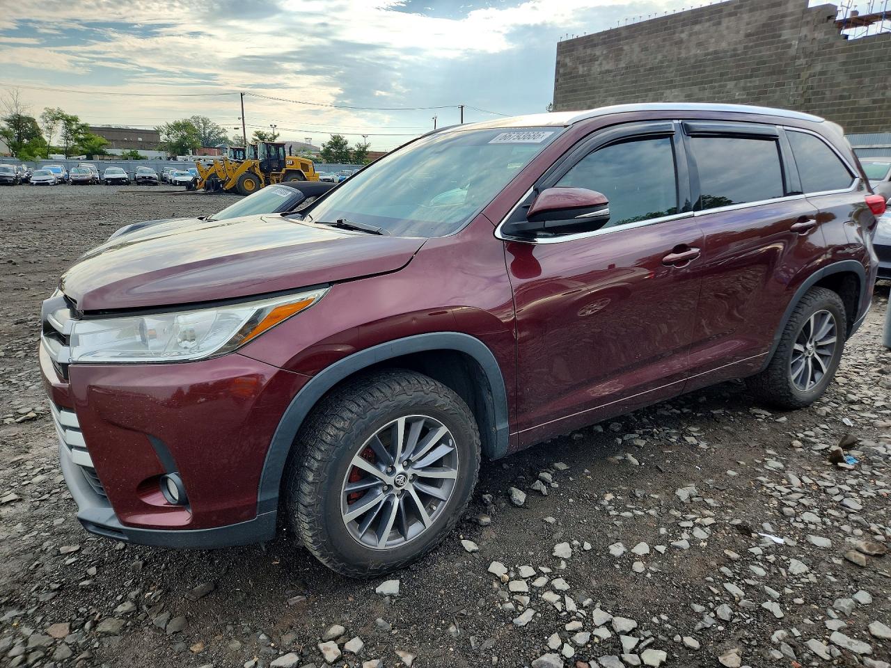 2017 TOYOTA HIGHLANDER SE/XLE